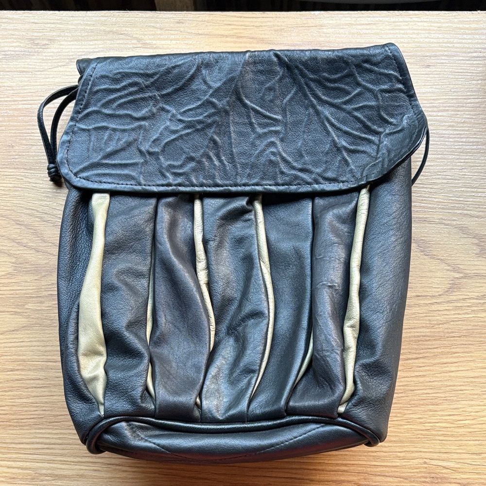 Narsisus leather design Stylish Black and Tan Shoulder Bag